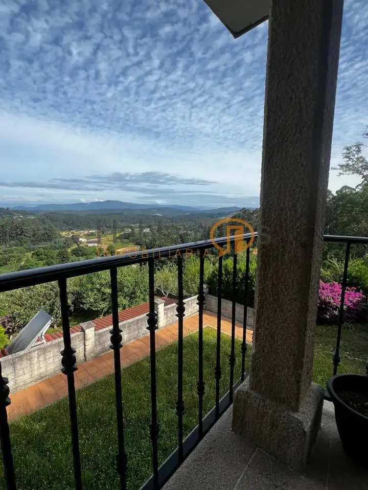 Casa rústica amb terrassa en venda a Moraña, imagen 31