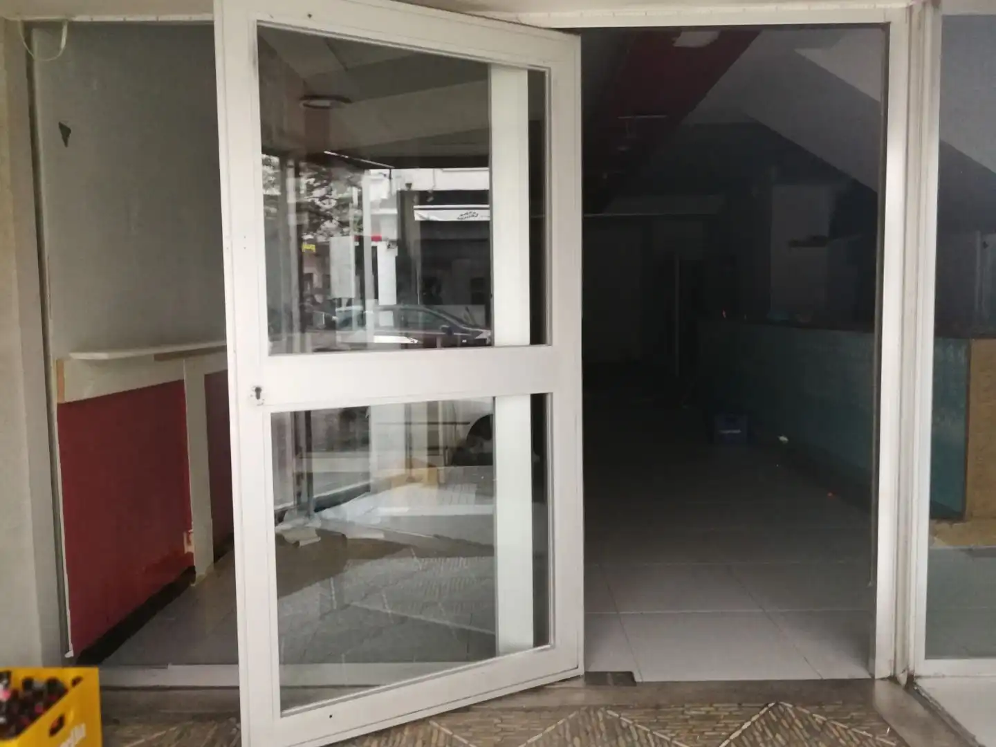 Local comercial en alquiler en Rua Eusebio da Guarda 4, imagen 2