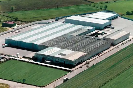 Exterior view of Industrial buildings for rent in Figueres
