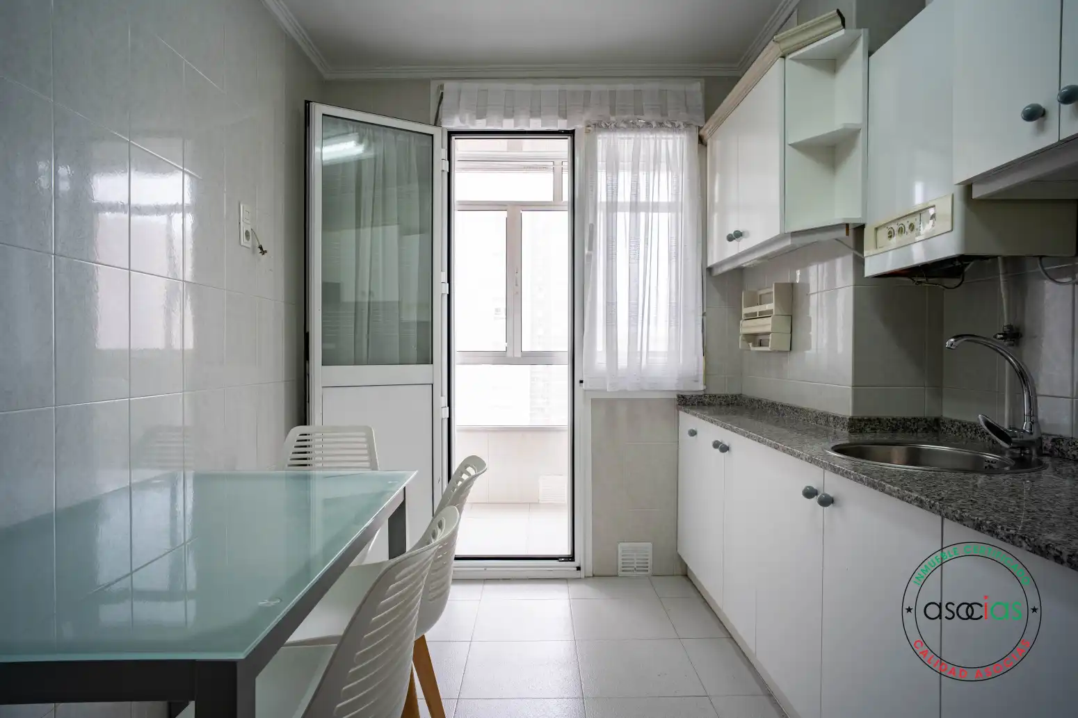 Cuina de Pis en venda en Gijón  amb Calefacció i Parquet