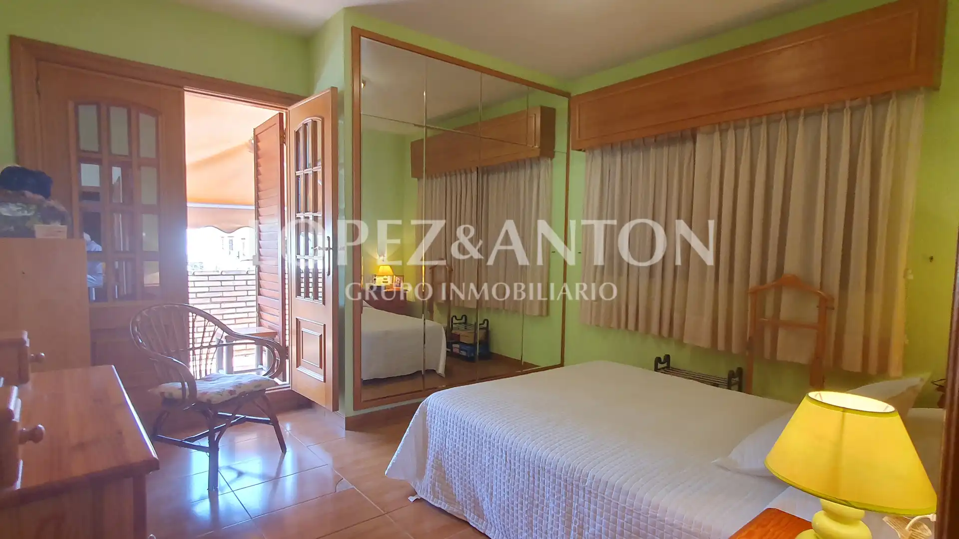 Bedroom of Houses for sale in L'Eliana  with Air Conditioner, Private garden and Terrace