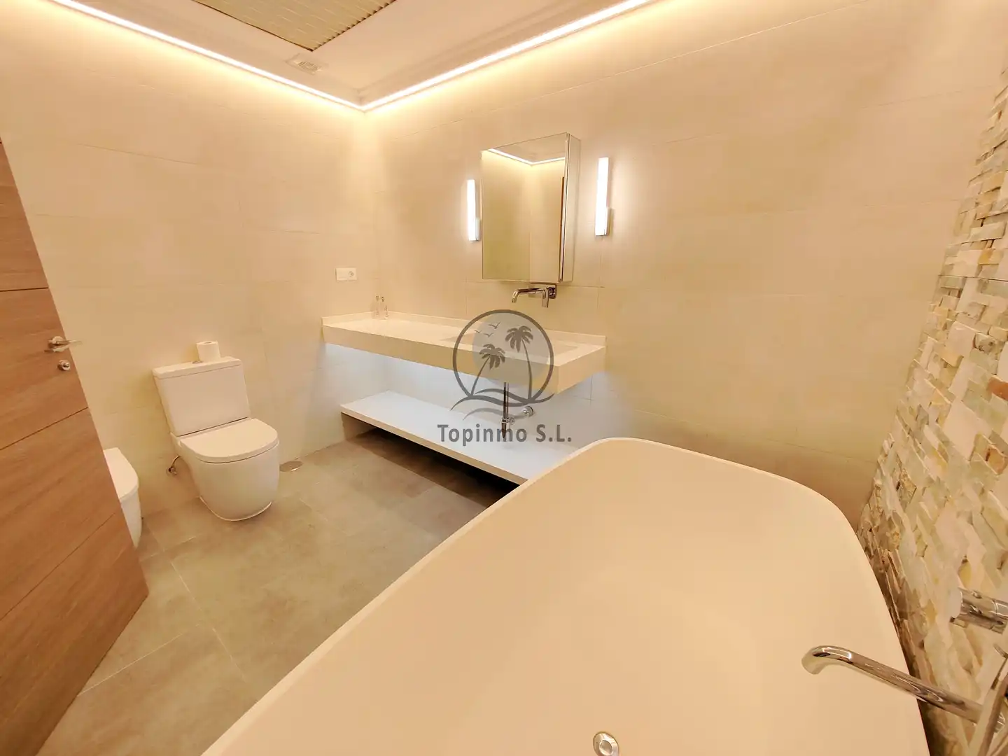 Bathroom of Duplexes for sale in Benalmádena  with Air Conditioner, Heating and Terrace