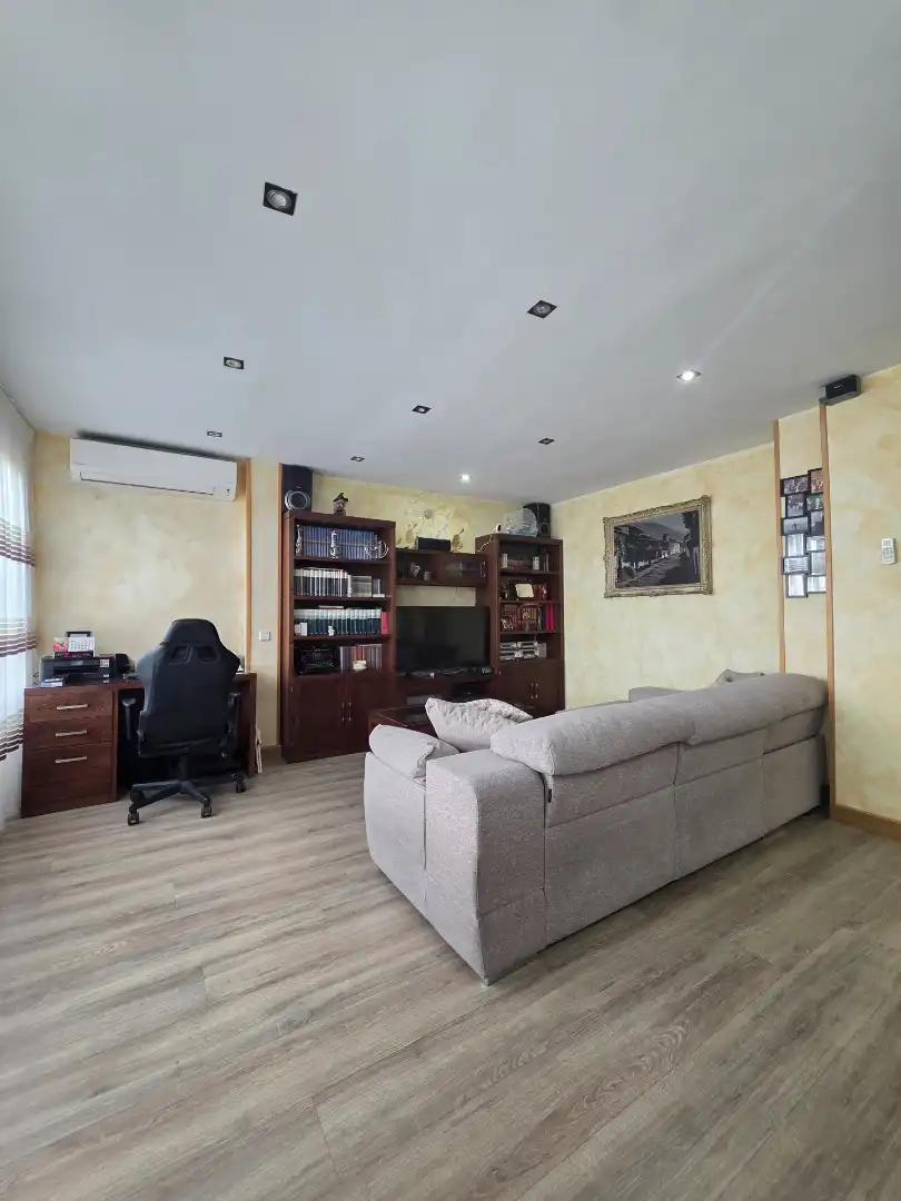 Sala de estar de Piso en venta en Parla con Aire acondicionado, Calefacción y Parquet