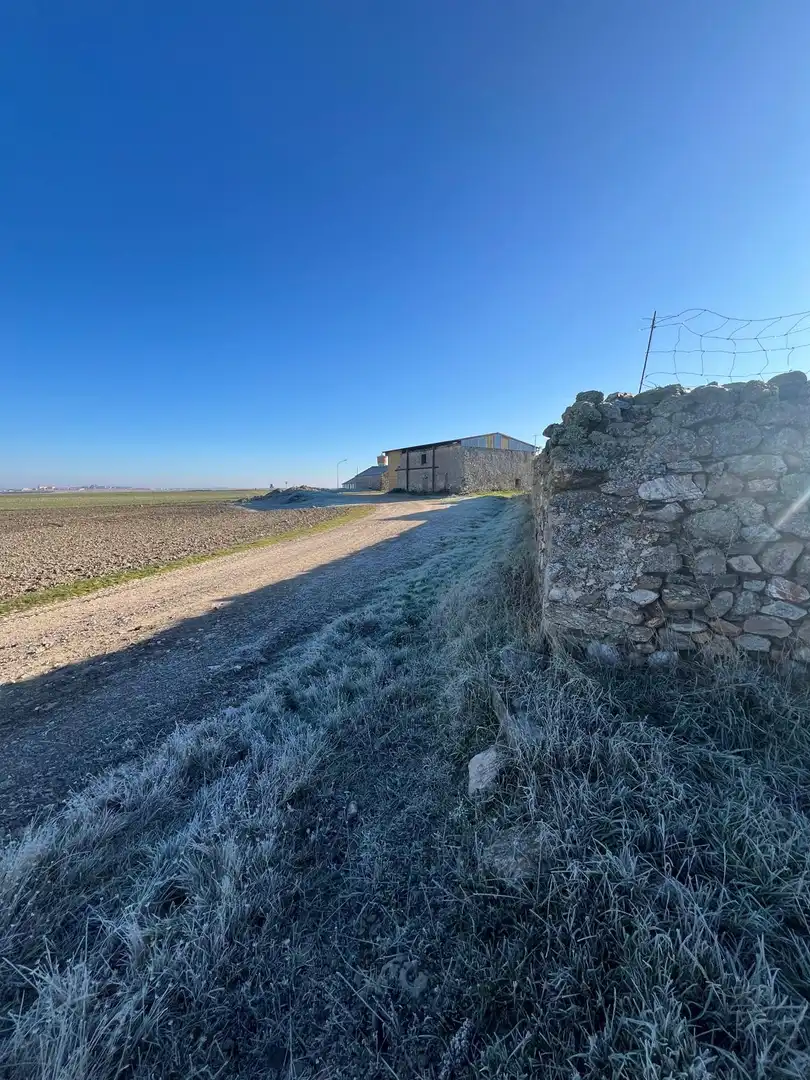 Exterior view of Country homes for sale in Santa María la Real de Nieva  with Private garden and Storage room