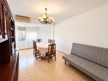 Piso con balcón en venta en Carrer d'Oltà