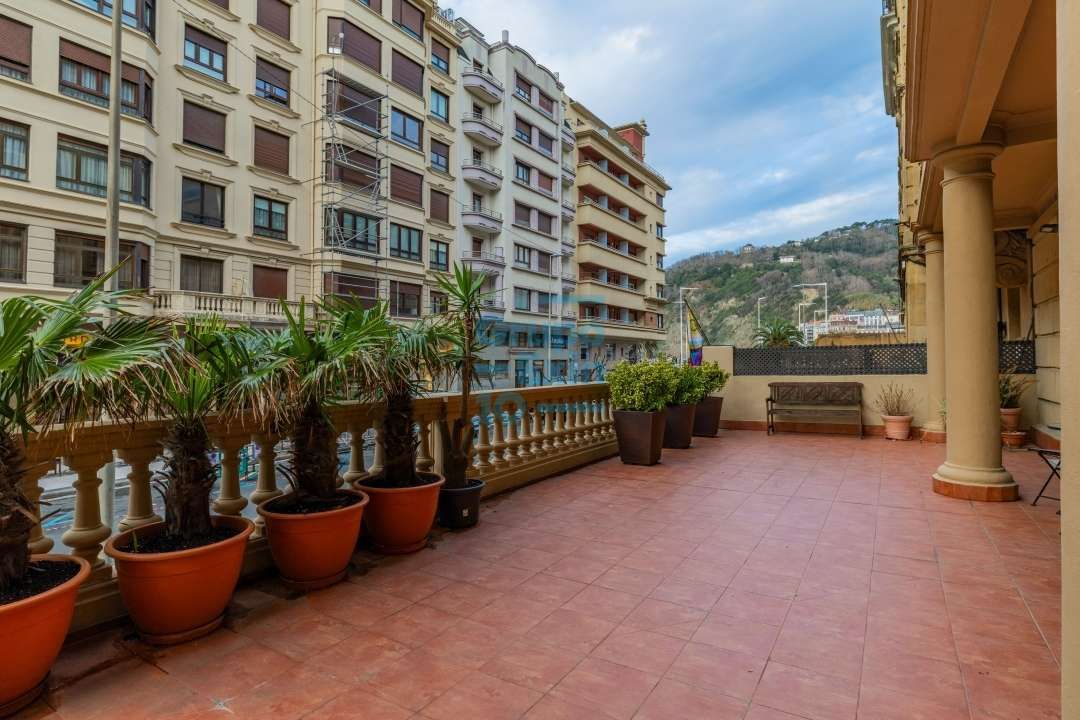 Terrassa de Loft en venda en Donostia - San Sebastián  amb Calefacció i Terrassa