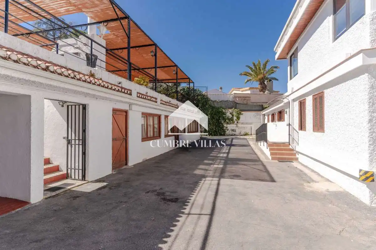 Exterior view of Houses for sale in Gójar  with Heating, Private garden and Terrace