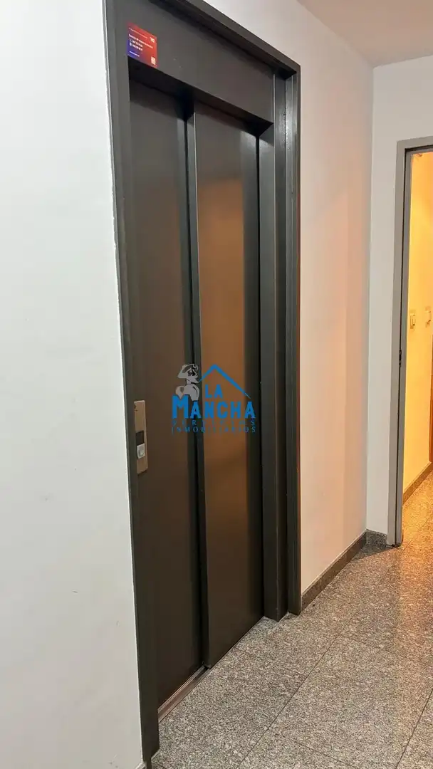 Flat with terrace to rent in Calle DIEGO DE VELAZQUEZ, imagen 52