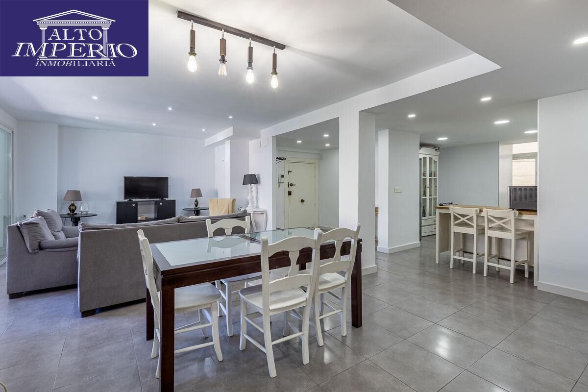 Sala d'estar de Pis en venda en  Granada Capital amb Calefacció