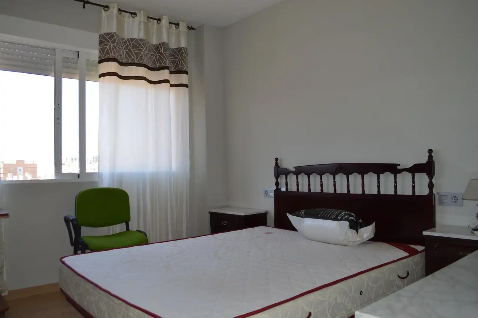 Bedroom of Flat for rent in Granada  with Air Conditioner, Furnished and Balcony
