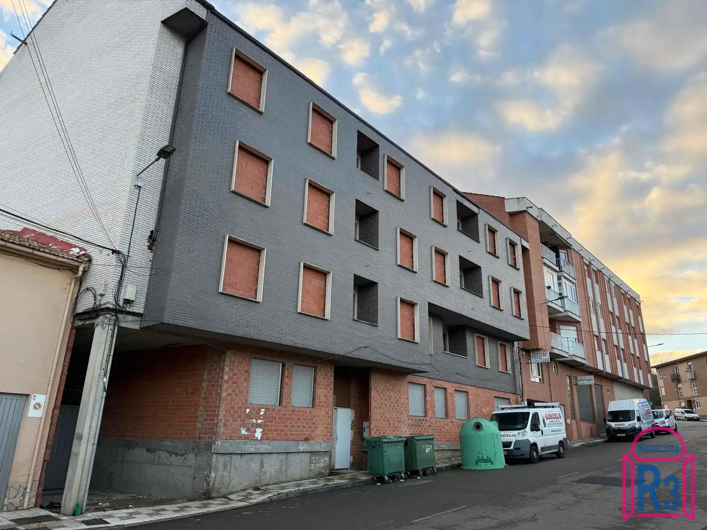Buildings for sale in La Ermita, Villaquilambre
