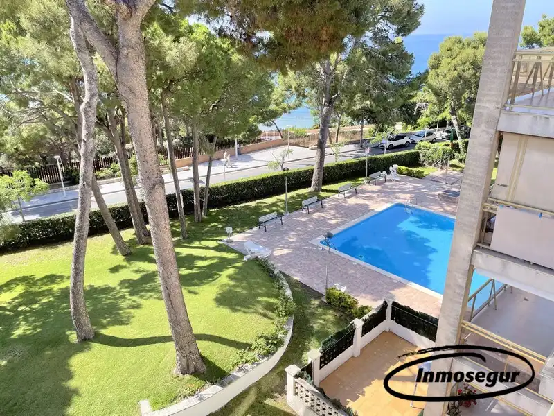 Piscina de Piso en venta en Salou con Terraza, Amueblado y Piscina comunitaria