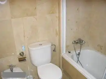 Bathroom of Flat for rent in Ferrol  with Heating, Parquet flooring and Storage room