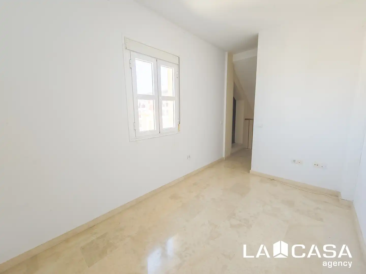Dormitori de Casa adosada en venda en Dos Hermanas amb Terrassa, Traster i Balcó