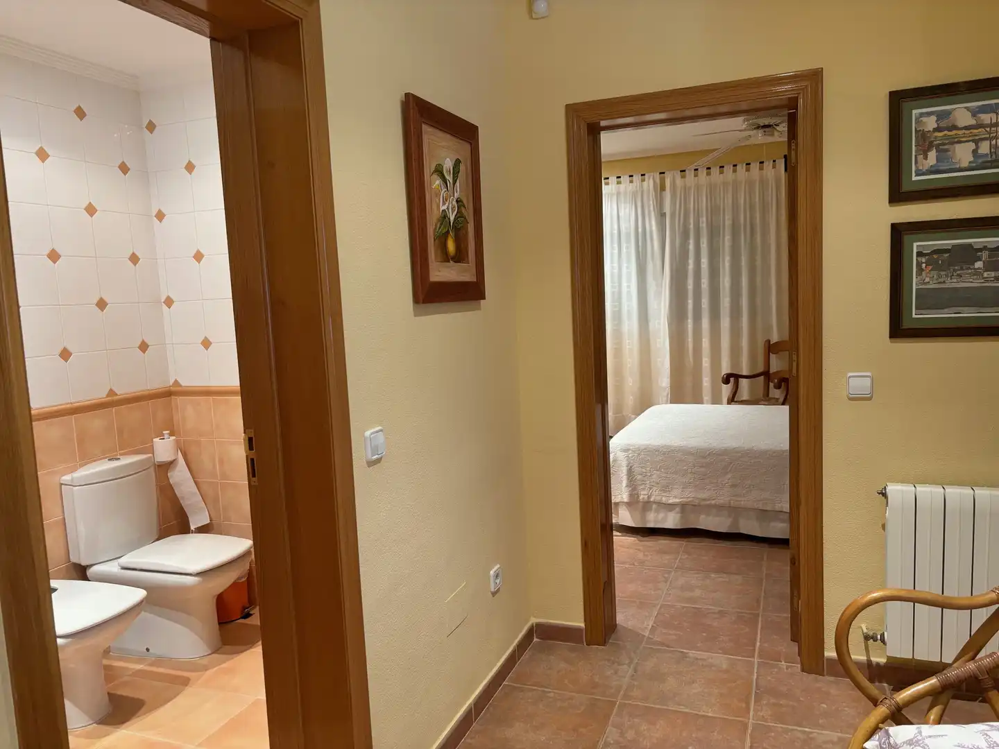 Schlafzimmer von Erdgeschoss zum Verkauf in La Manga del Mar Menor mit Klimaanlage, Privatgarten und Schwimmbad