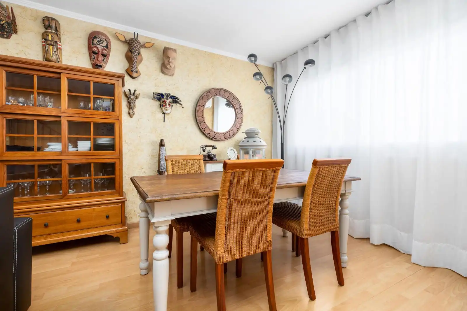 Menjador de Casa adosada en venda en Parets del Vallès amb Aire condicionat, Calefacció i Forn