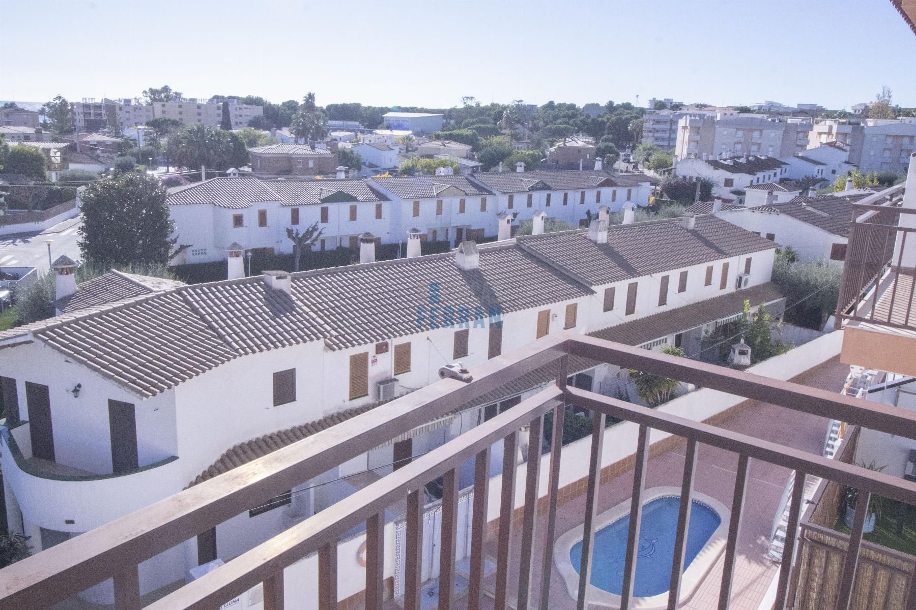 Exterior view of Apartment for sale in El Vendrell  with Terrace, Furnished and Community pool