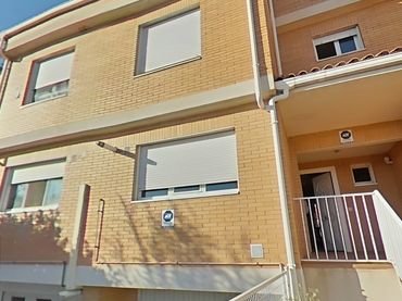 Adossat amb balcó en venda a Calle Octavio Paz