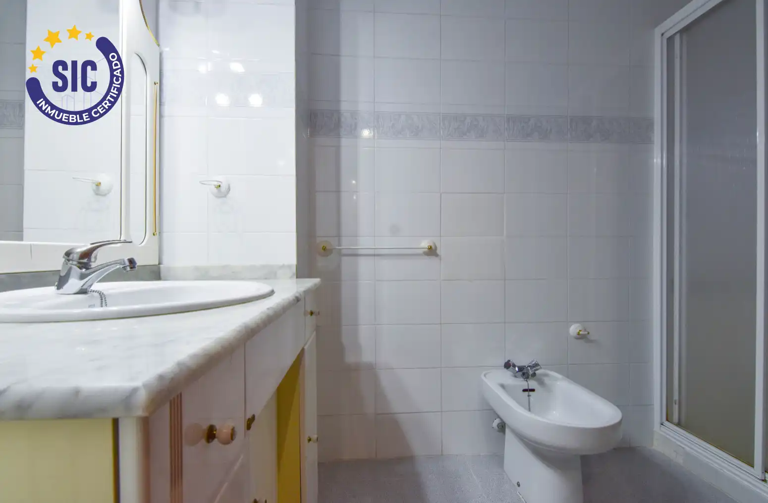 Baño de Piso en venta en Valencia con Calefacción y Amueblado