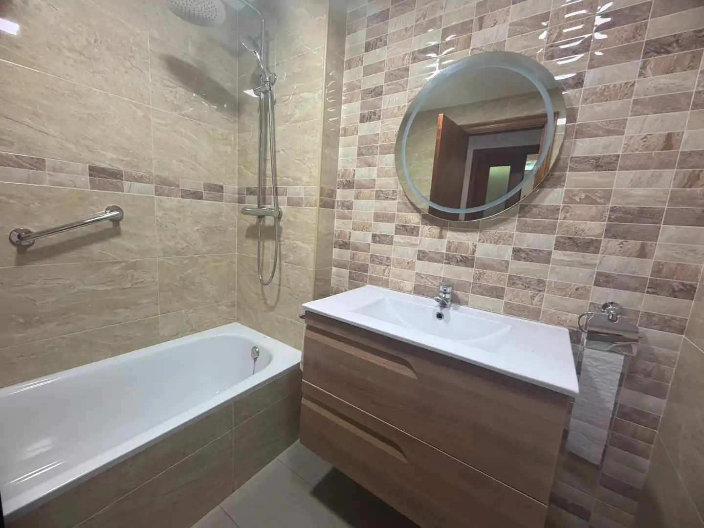 Flat with terrace for sale in Calle 21003, imagen 11