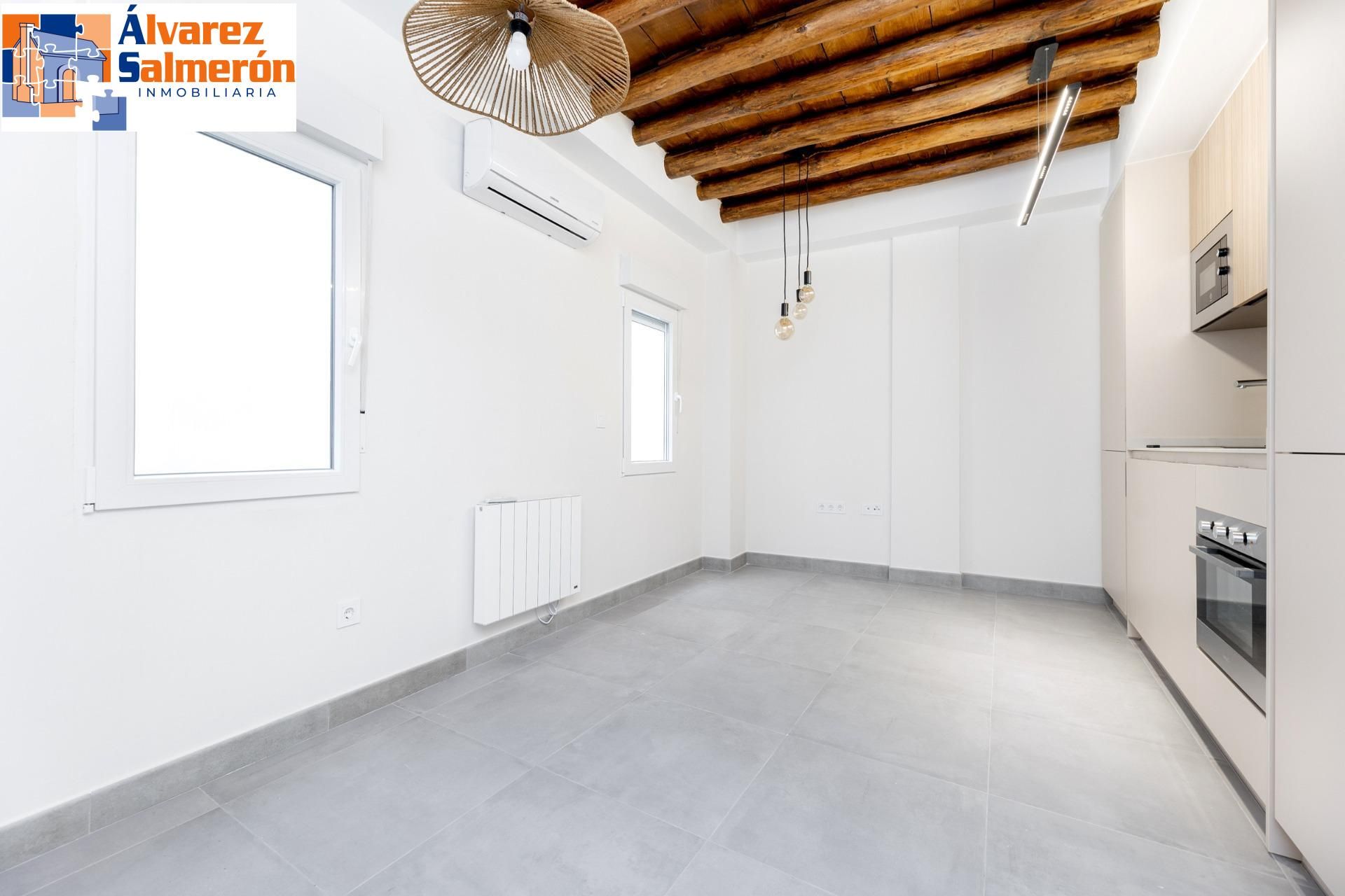 Flat for sale in  Granada Capital  with Air Conditioner, Heating and Terrace