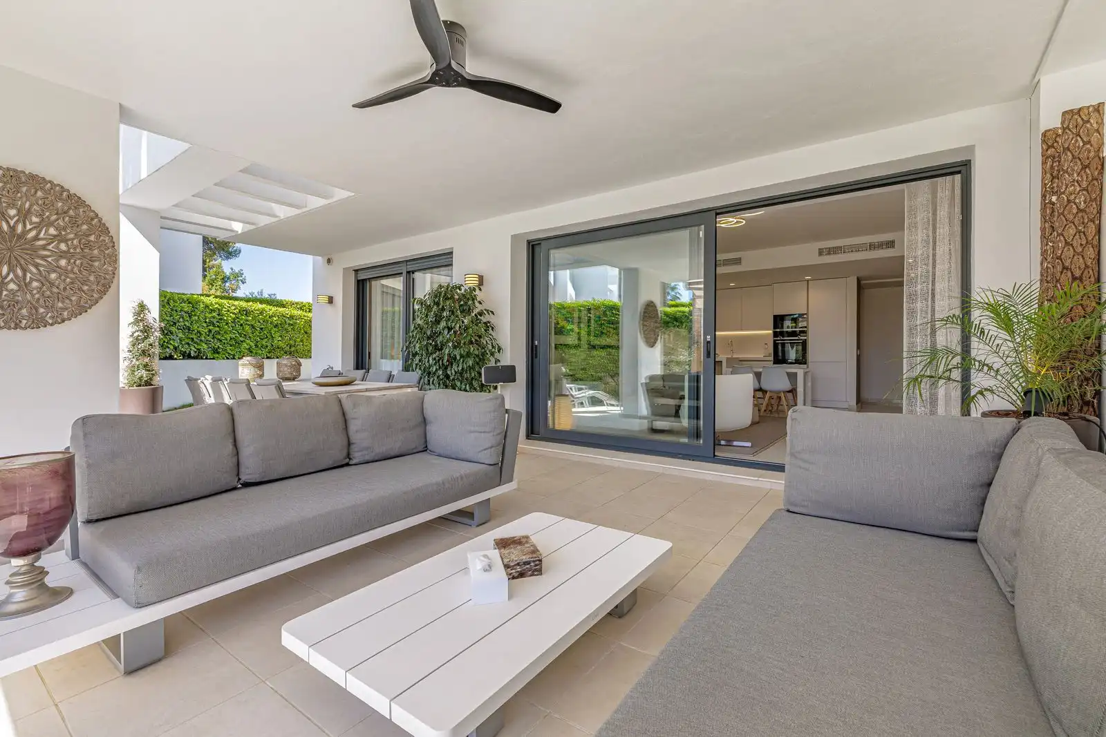 Terrassa de Apartament en venda en Benahavís amb Jardí privat, Terrassa i Traster