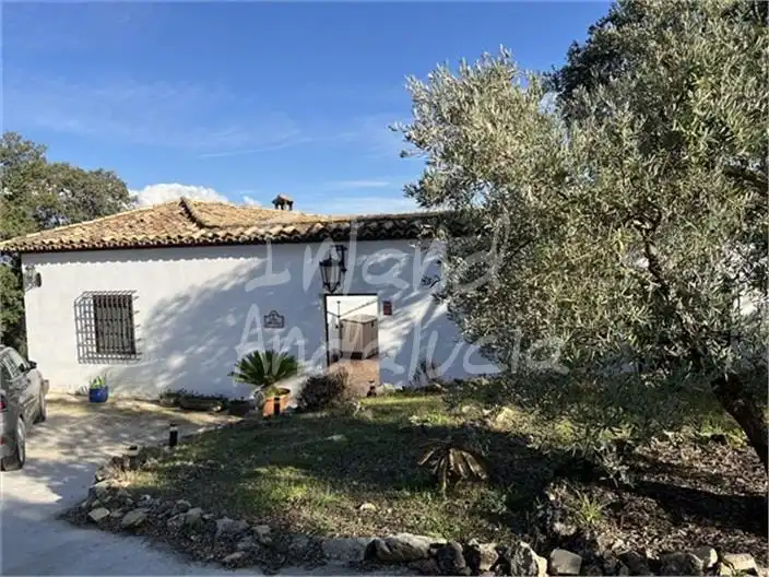 Casa rústica amb piscina en venda a Alcalá la Real, imagen 3