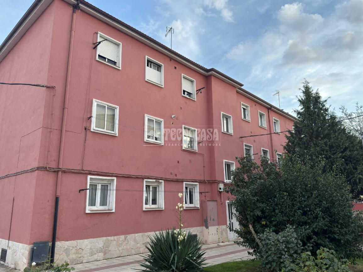 Vista exterior de Pis en venda en San Andrés del Rabanedo amb Terrassa i Traster