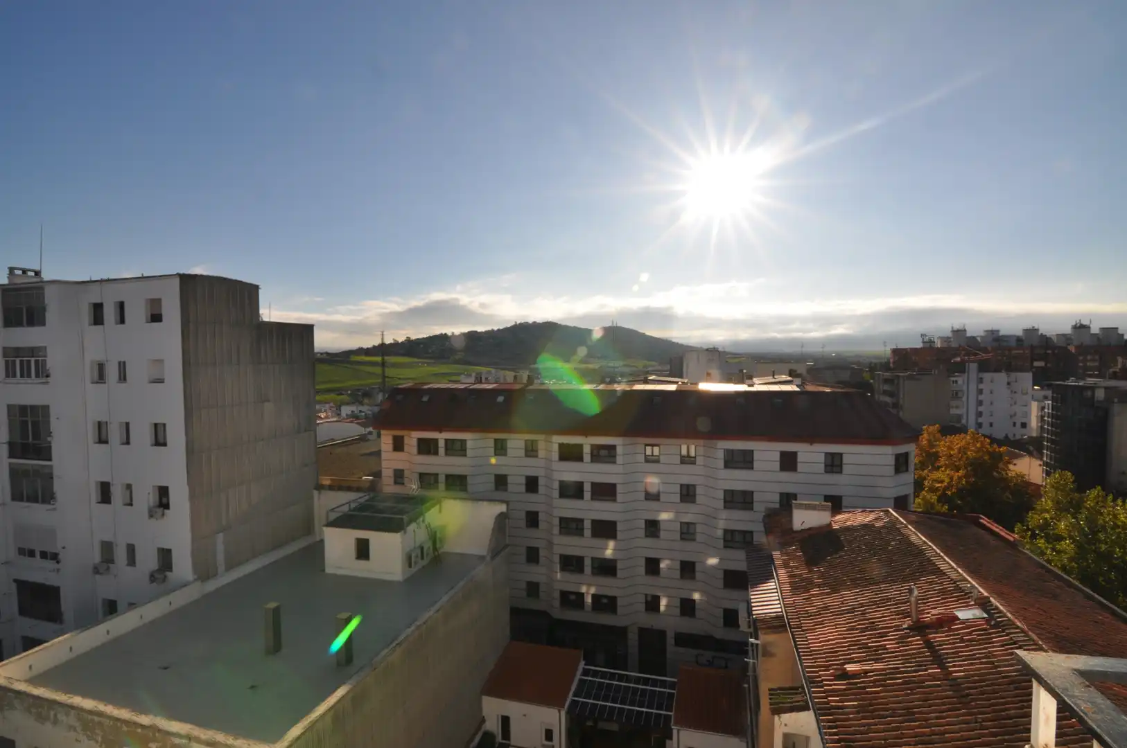 Außenansicht von Wohnung zur Miete in Cáceres Capital mit Klimaanlage, Heizung und Parkett