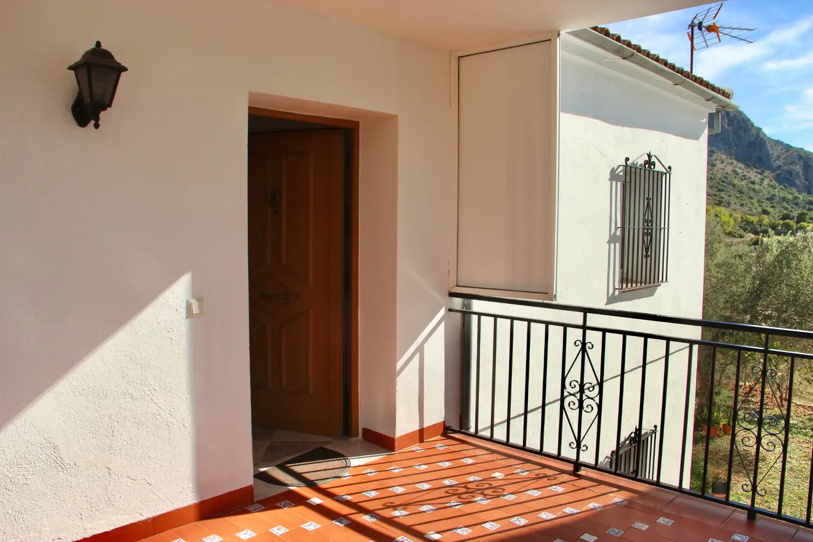 Terrassa de Casa o xalet en venda en Benaocaz amb Jardí privat, Terrassa i Traster