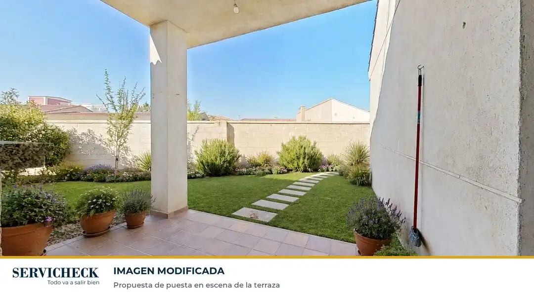 Jardí de Casa adosada en venda en Santiuste de San Juan Bautista amb Calefacció, Jardí privat i Moblat