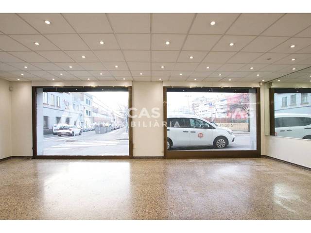 Local comercial en Venta en Calle Cervantes en Barri del Centre