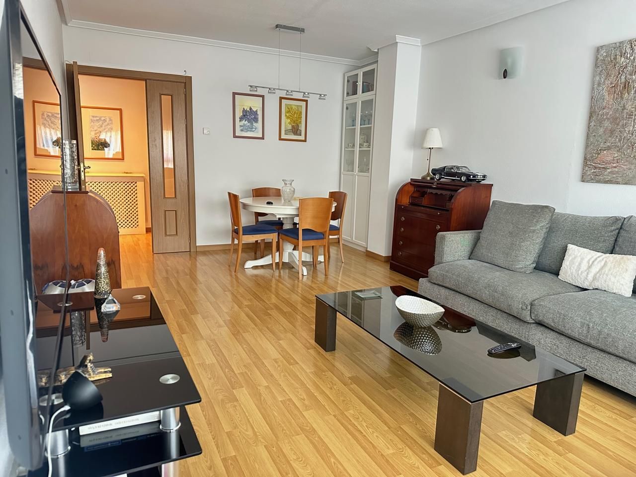Living room of Flat for sale in  Madrid Capital  with Air Conditioner, Heating and Parquet flooring