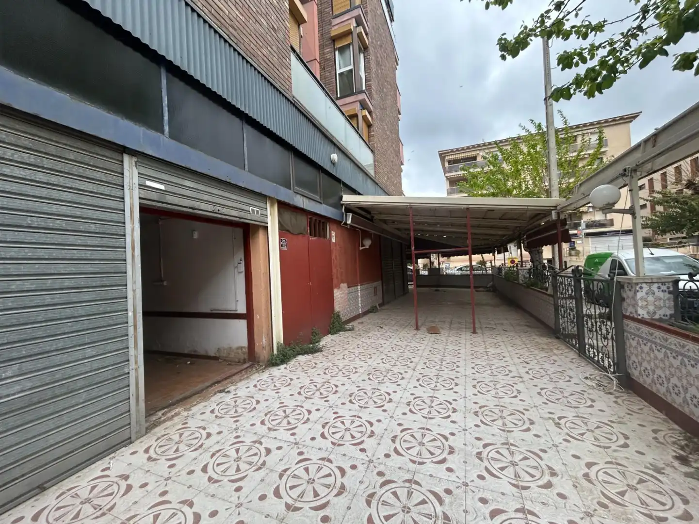 Vista exterior de Local en venta en Calafell