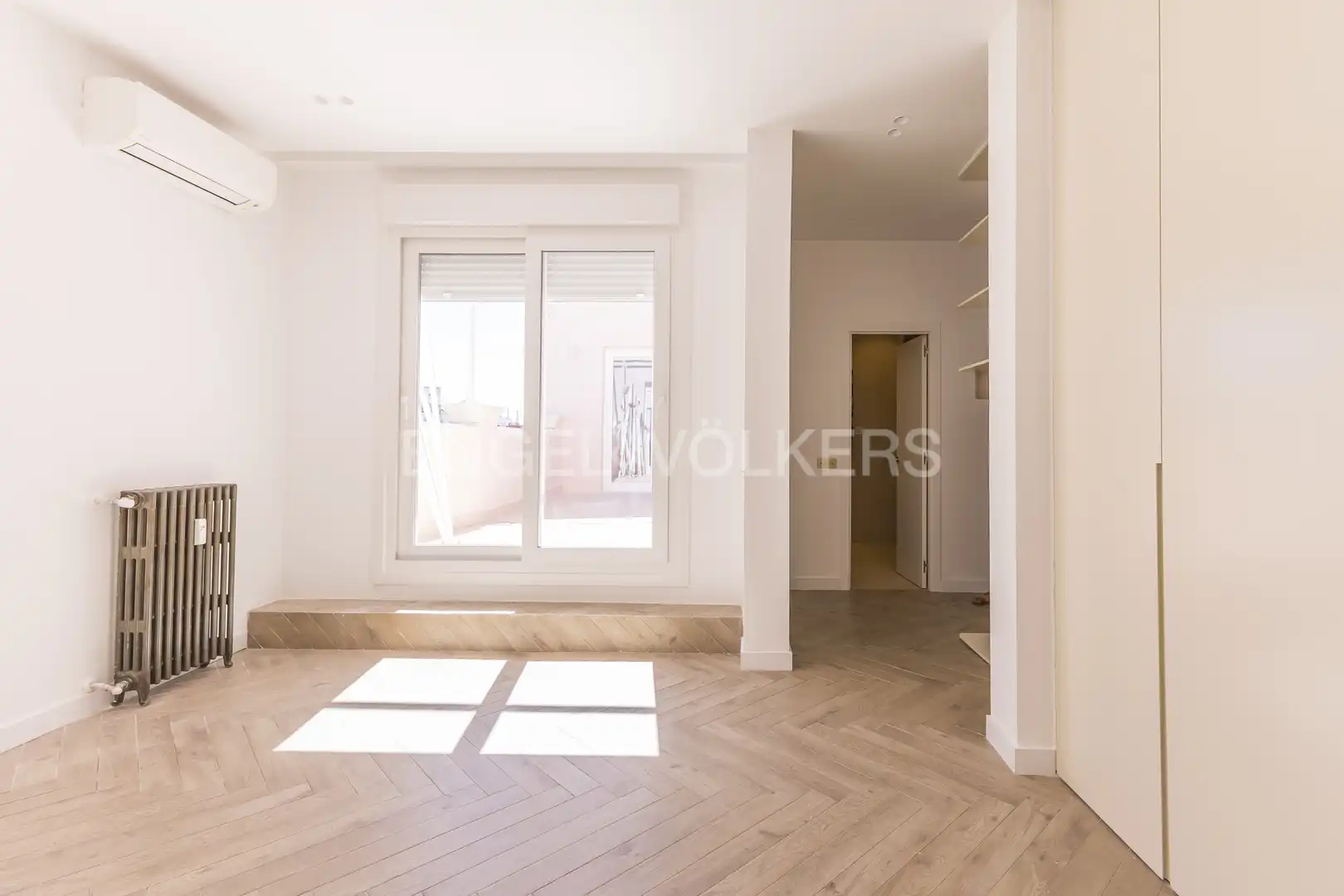 Schlafzimmer von Dachboden zum Verkauf in Madrid mit Klimaanlage, Heizung und Terrasse