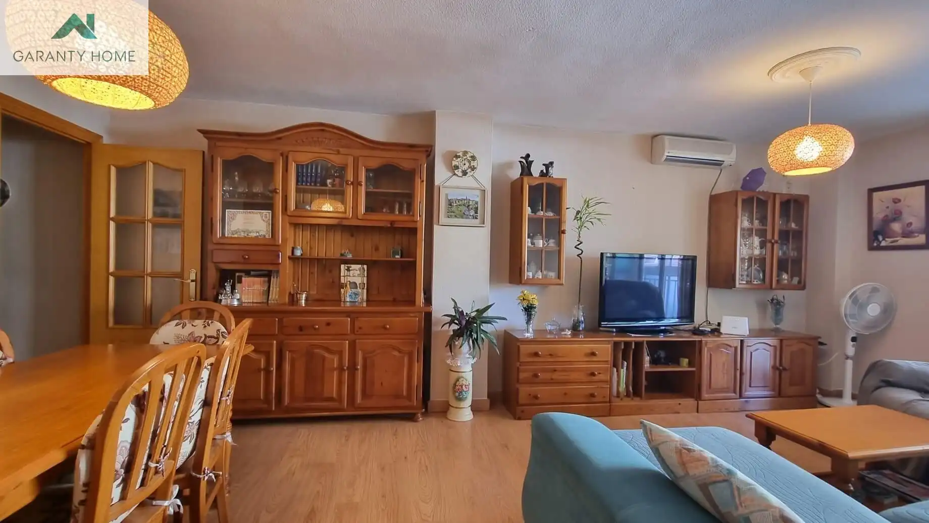 Sala d'estar de Pis en venda en Benalmádena amb Jardí privat, Terrassa i Moblat
