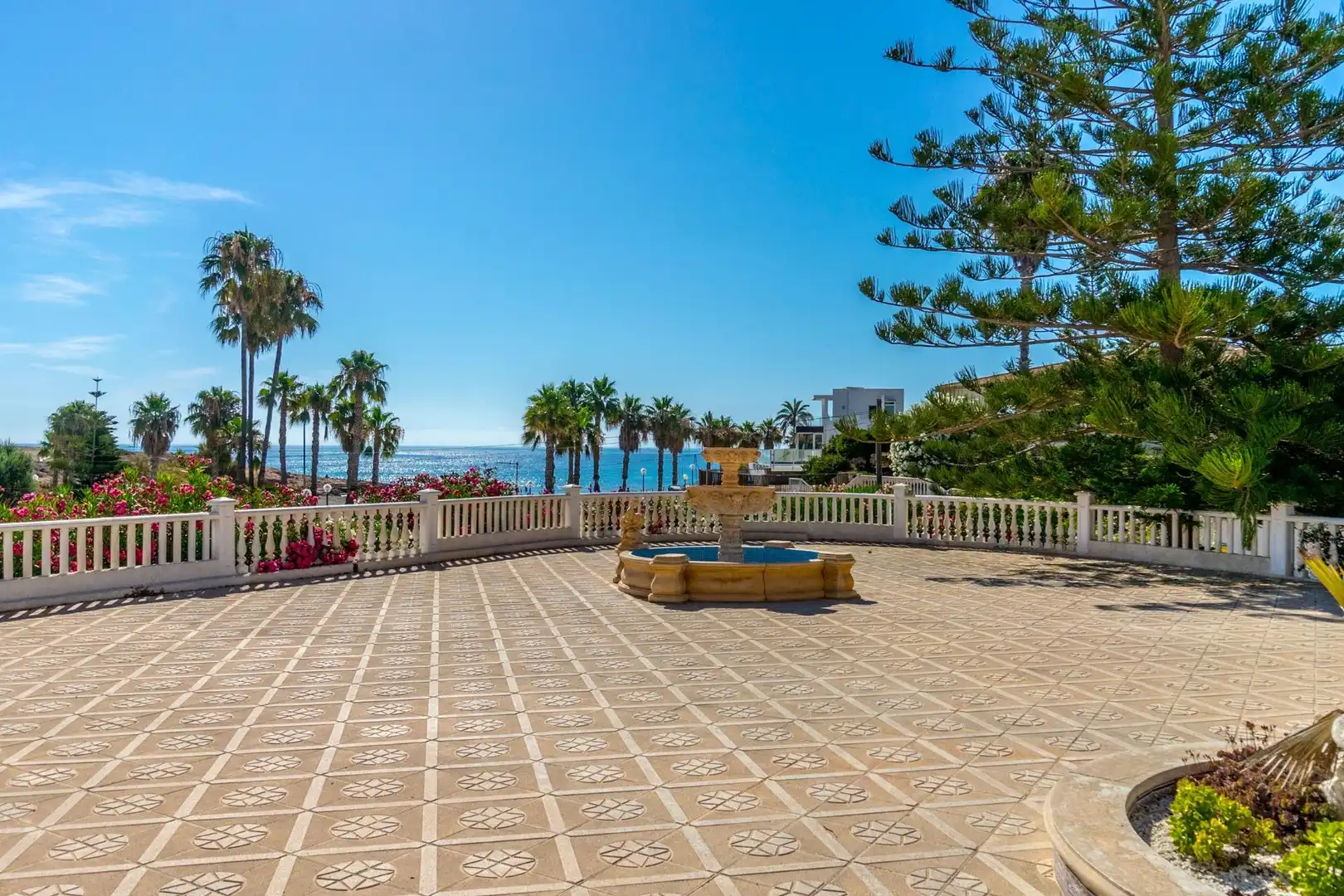 Terrassa de Casa o xalet en venda en Orihuela amb Aire condicionat, Jardí privat i Terrassa