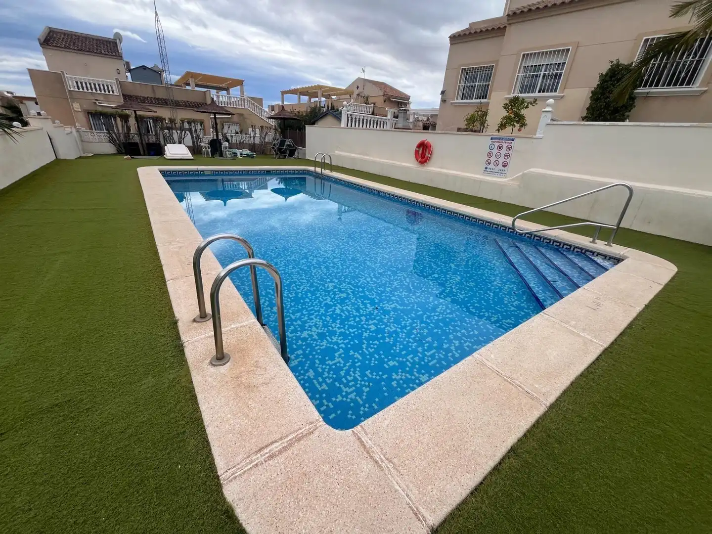 Piscina de Dúplex en venta en San Miguel de Salinas con Piscina, Amueblado y Piscina comunitaria