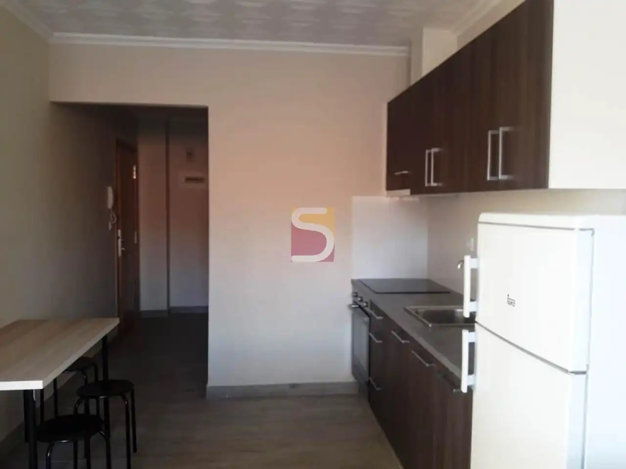 Cocina de Piso de alquiler en San Cibrao das Viñas con Calefacción y Terraza