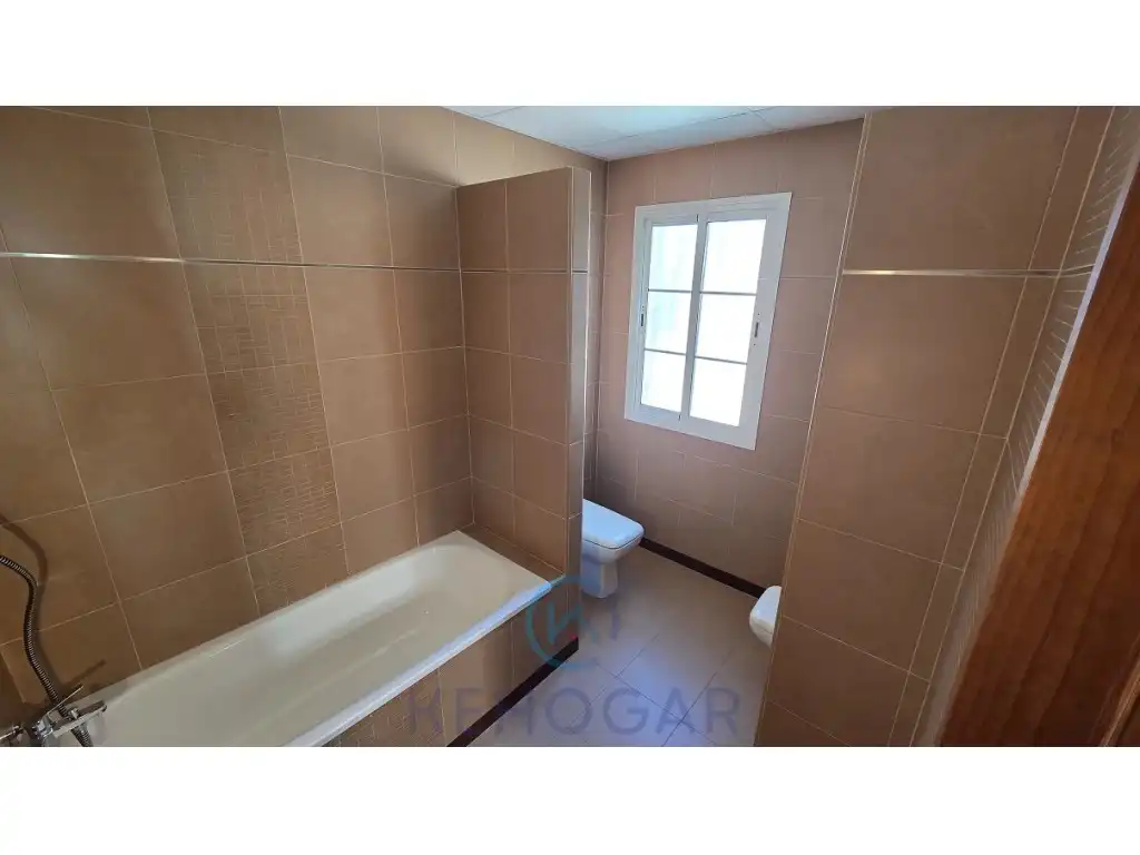 Dormitori de Casa o xalet en venda en Dos Hermanas