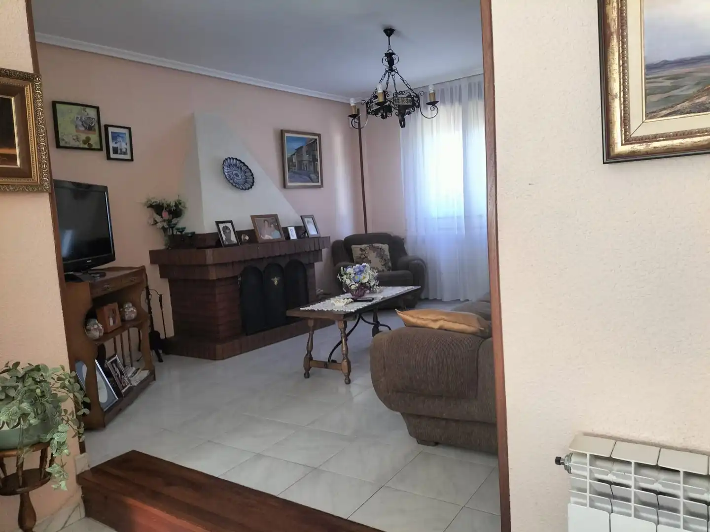Sala d'estar de Casa o xalet en venda en Melgar de Fernamental amb Calefacció, Jardí privat i Terrassa