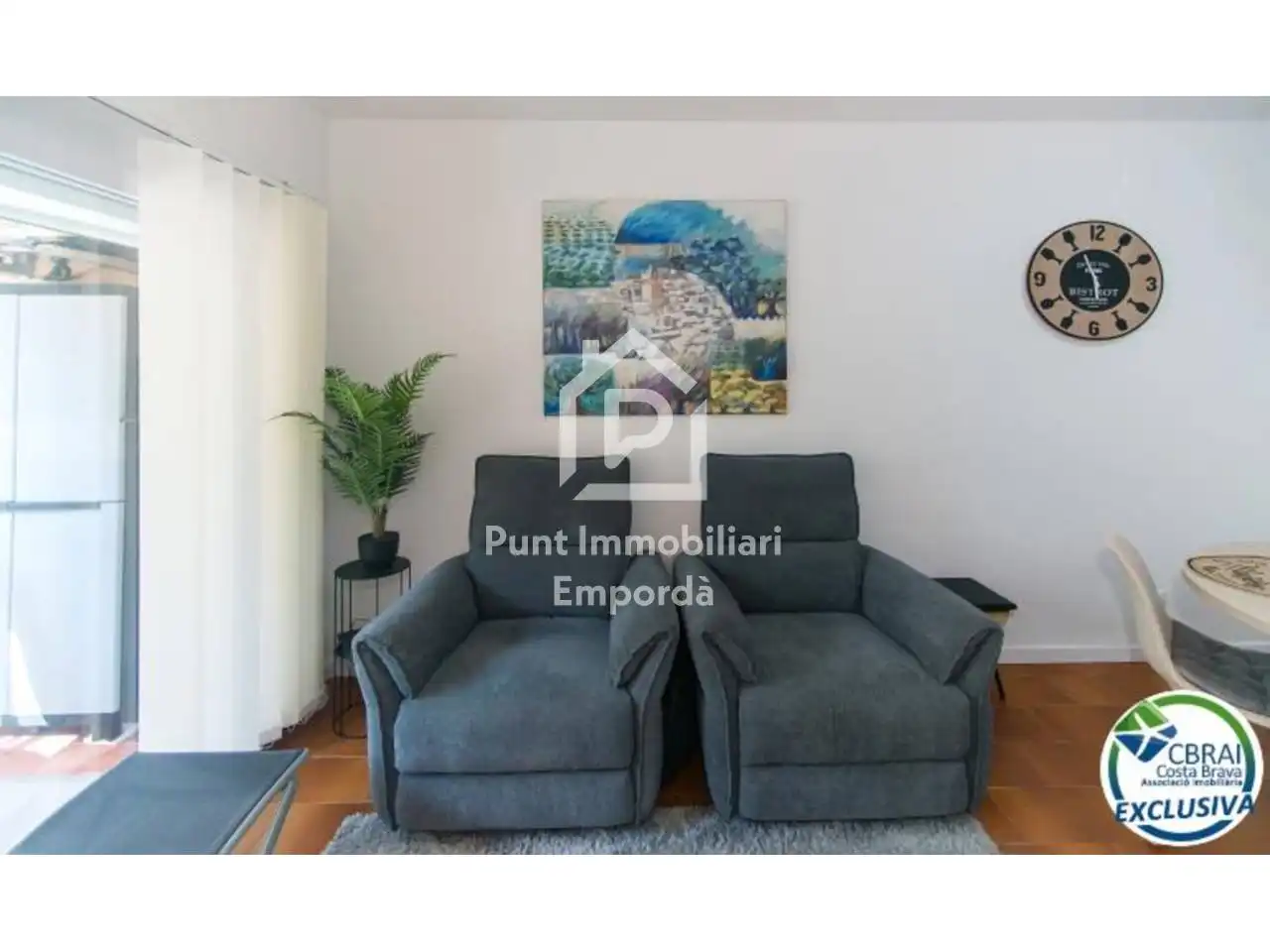Sala d'estar de Apartament en venda en Empuriabrava amb Aire condicionat, Terrassa i Moblat