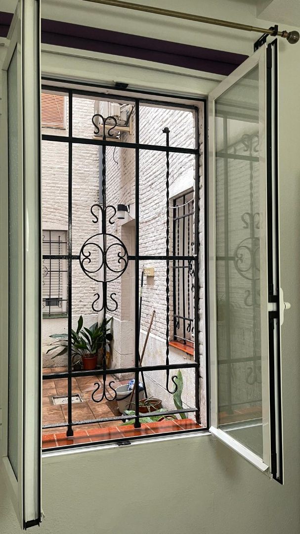 Flat for sale in  Madrid Capital  with Air Conditioner, Heating and Furnished