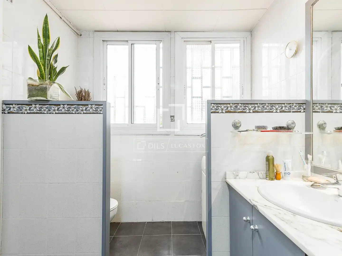 Baño de Piso en venta en Barcelona con Calefacción, Terraza y Balcón