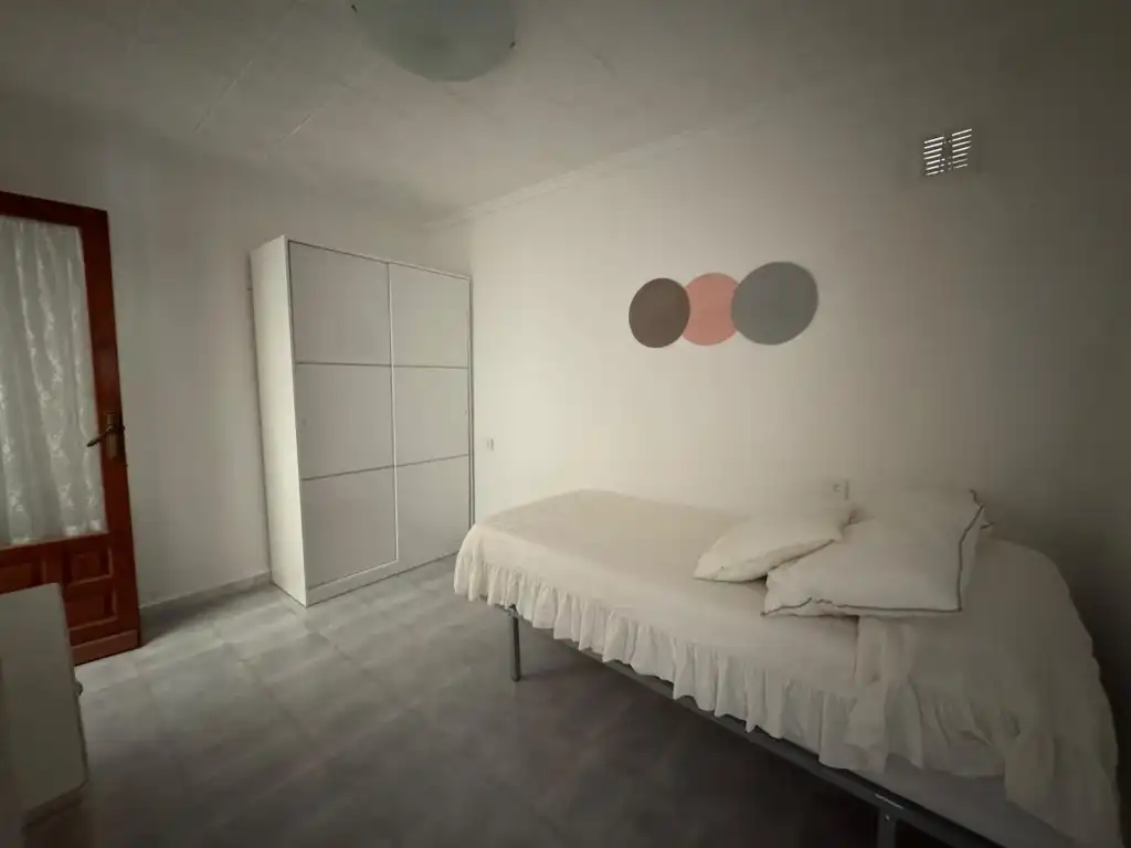 Dormitori de Casa o xalet en venda en Zona Carrefour - Urbanizaciones
