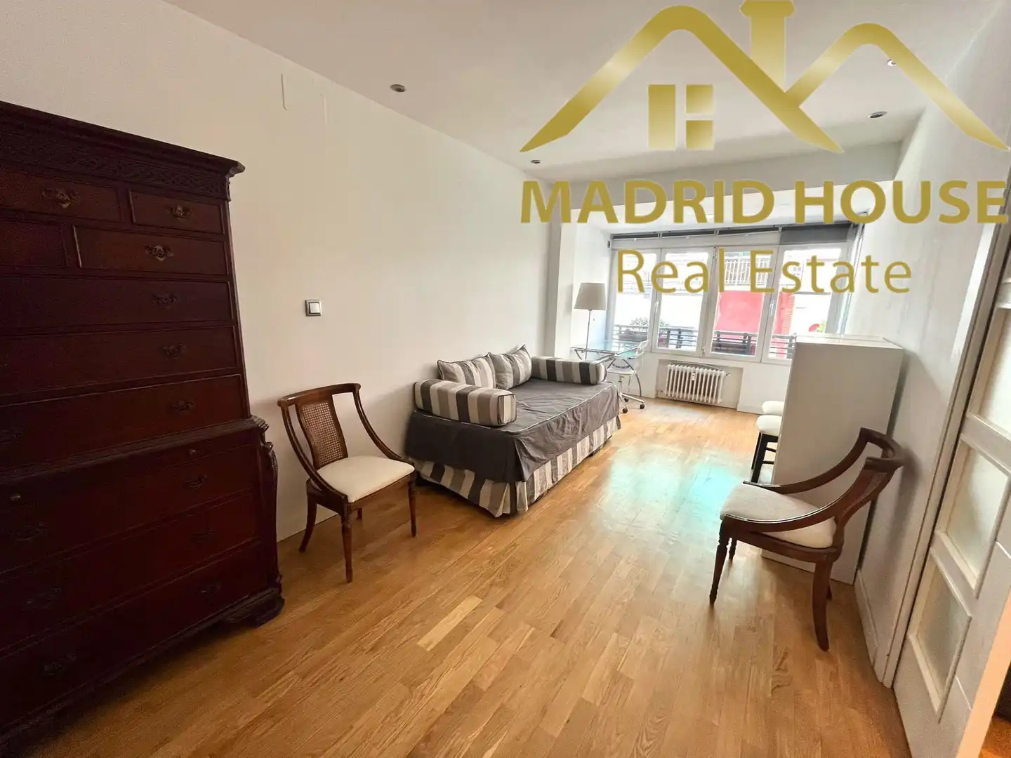 Außenansicht von Wohnung zum Verkauf in Madrid mit Klimaanlage, Heizung und Möbliert