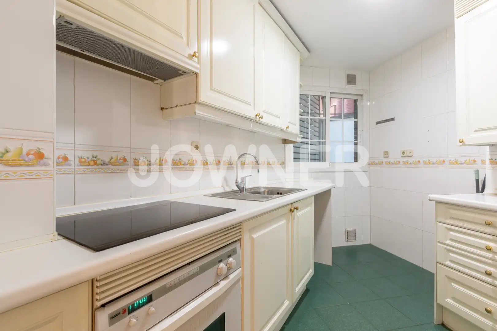 Cocina de Piso en venta en Madrid con Aire acondicionado, Terraza y Horno