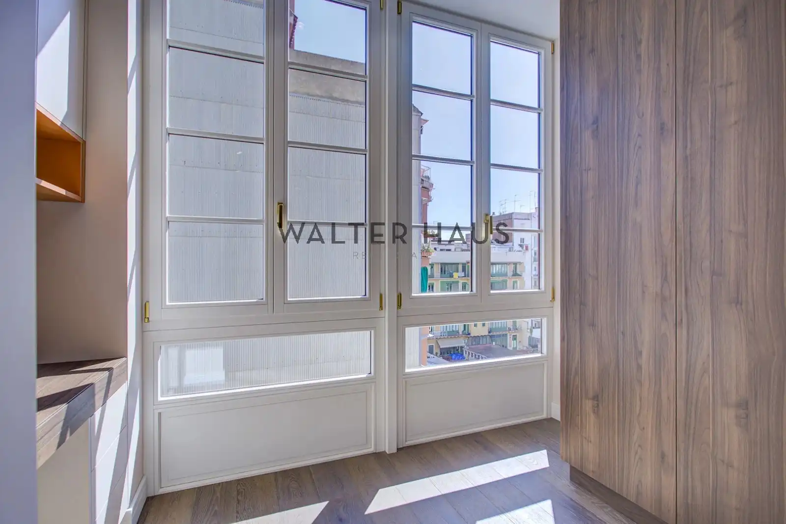 Wohnung zum Verkauf in Barcelona mit Klimaanlage und Heizung