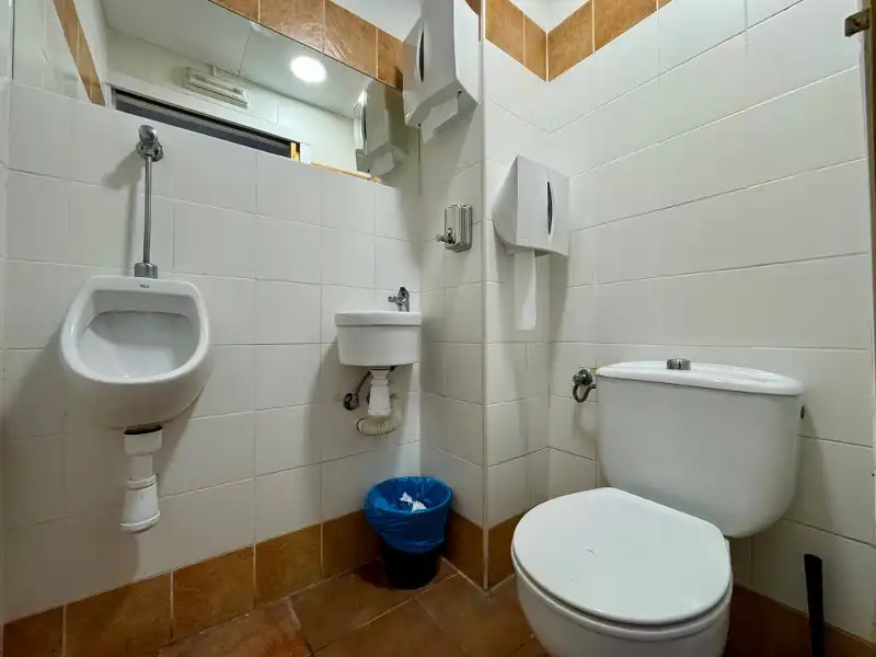 Badezimmer von Geschaftsraum zum Verkauf in Cullera mit Terrasse, Möbliert und Alarm