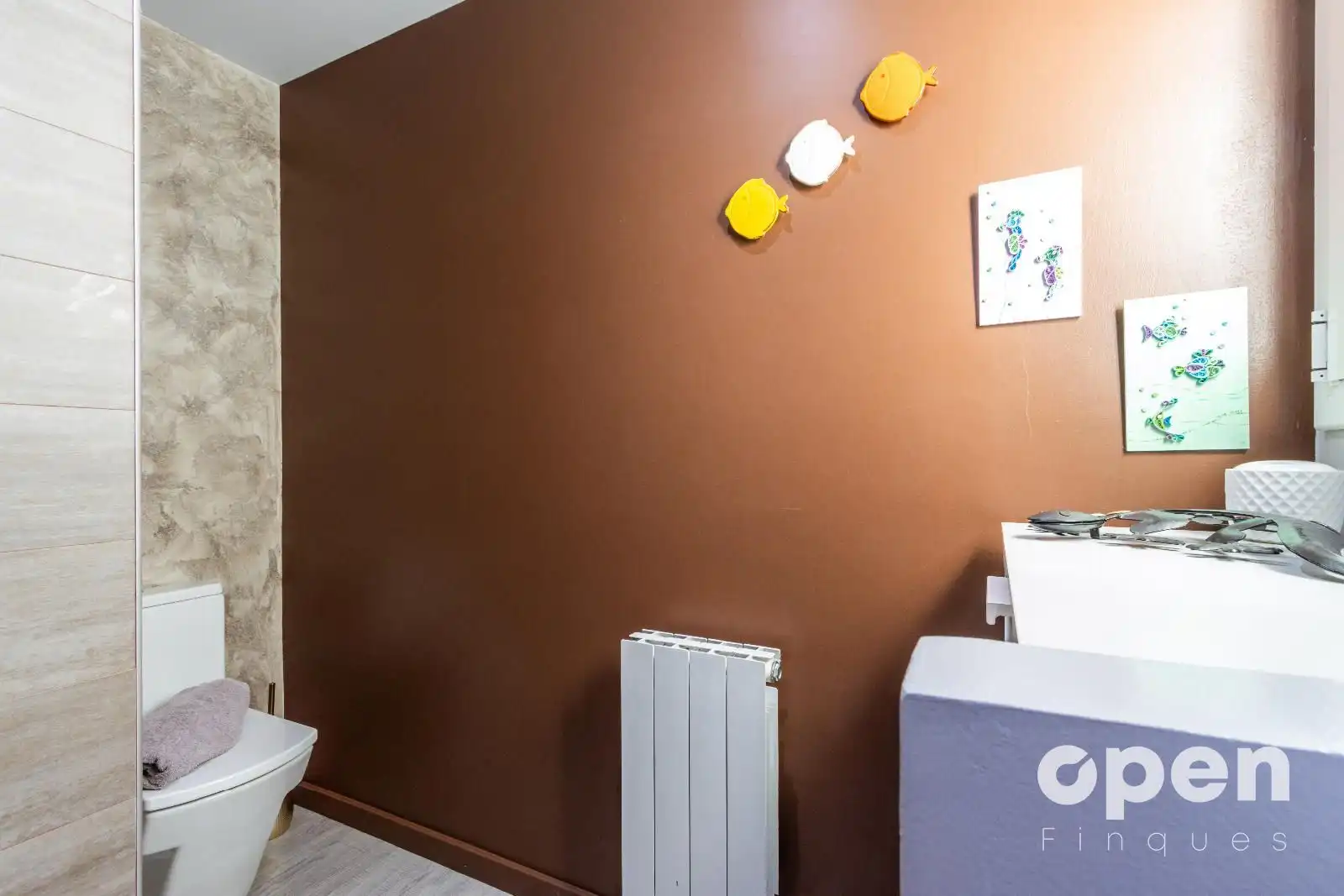 Badezimmer von Einfamilien-Reihenhaus zum Verkauf in Terrassa mit Klimaanlage, Heizung und Terrasse